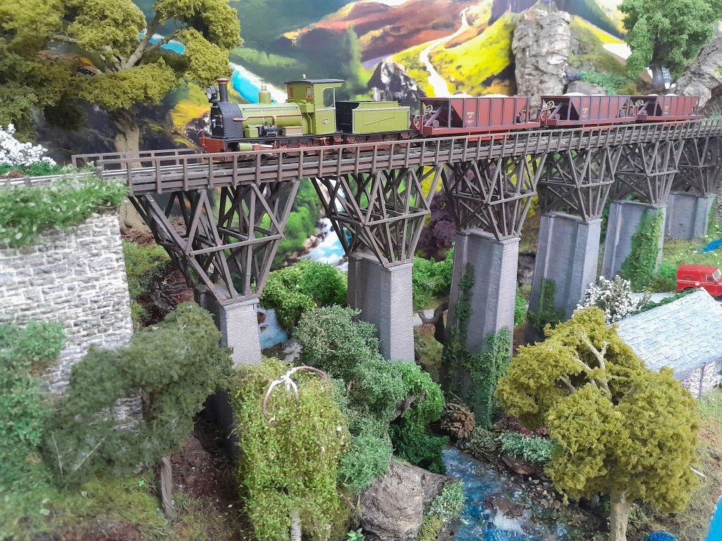 Lady Constance crossing the Glen Feorag Viaduct on her way up to the Torra Síne Dam